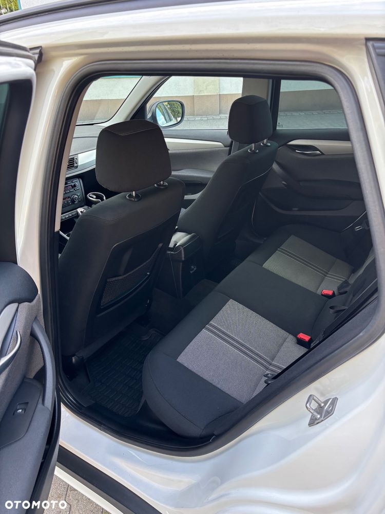BMW X1 xDrive28i Sport Line - 9