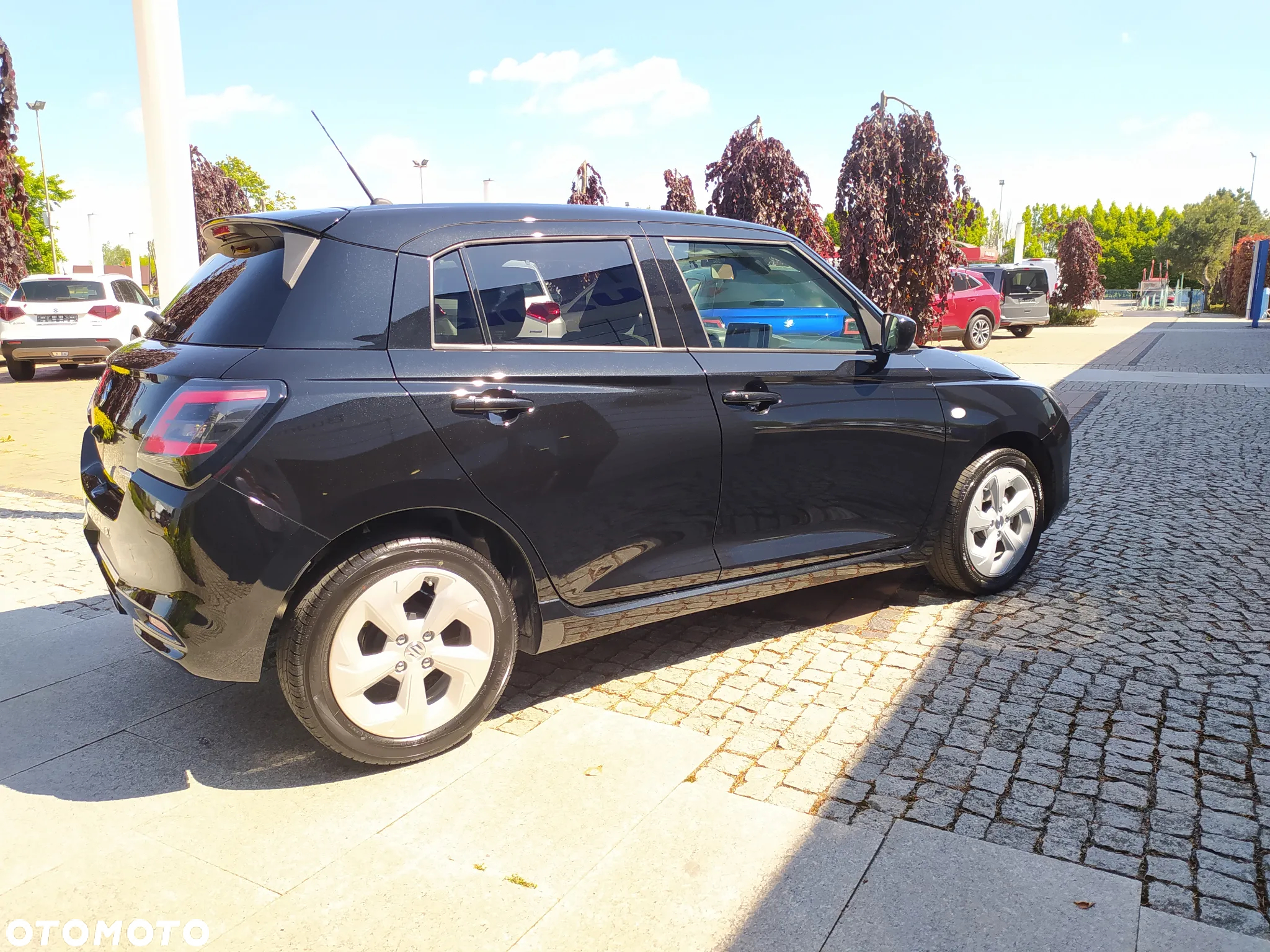 Suzuki Swift 1.2 Dualjet SHVS Premium Plus CVT - 10