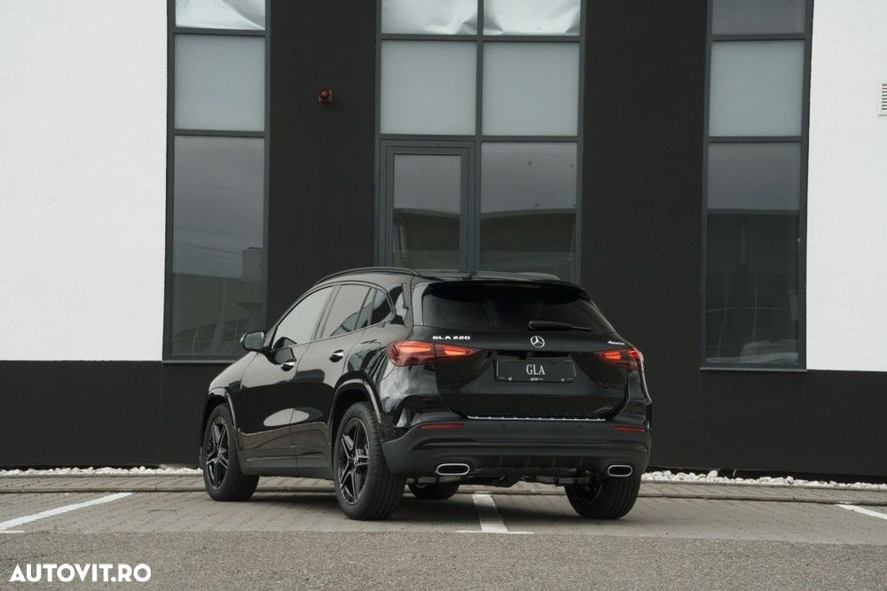 Mercedes-Benz GLA - 4
