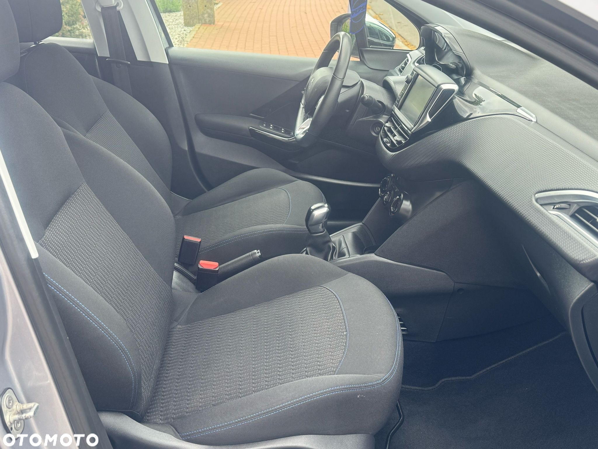 Peugeot 208 PureTech 82 Stop & Start Signature - 19