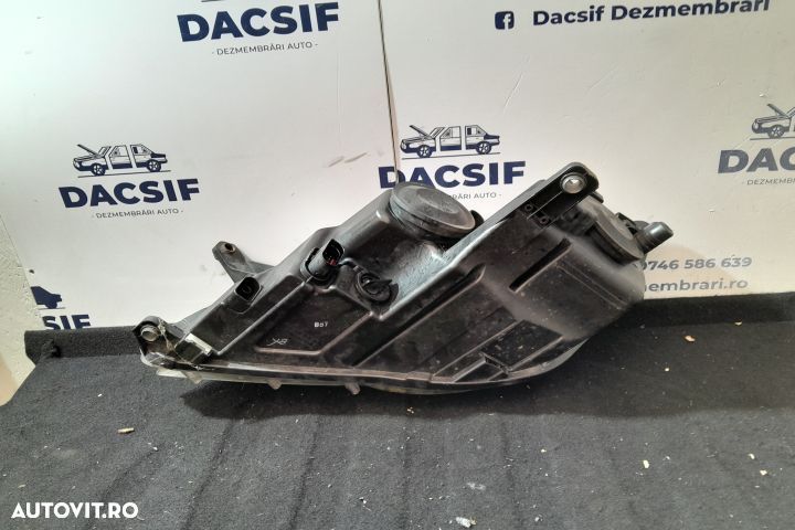 Far dreapta 5N2941032G / 1ED247038-04 5N2941032G / 1ED247038-04 Volks - 5