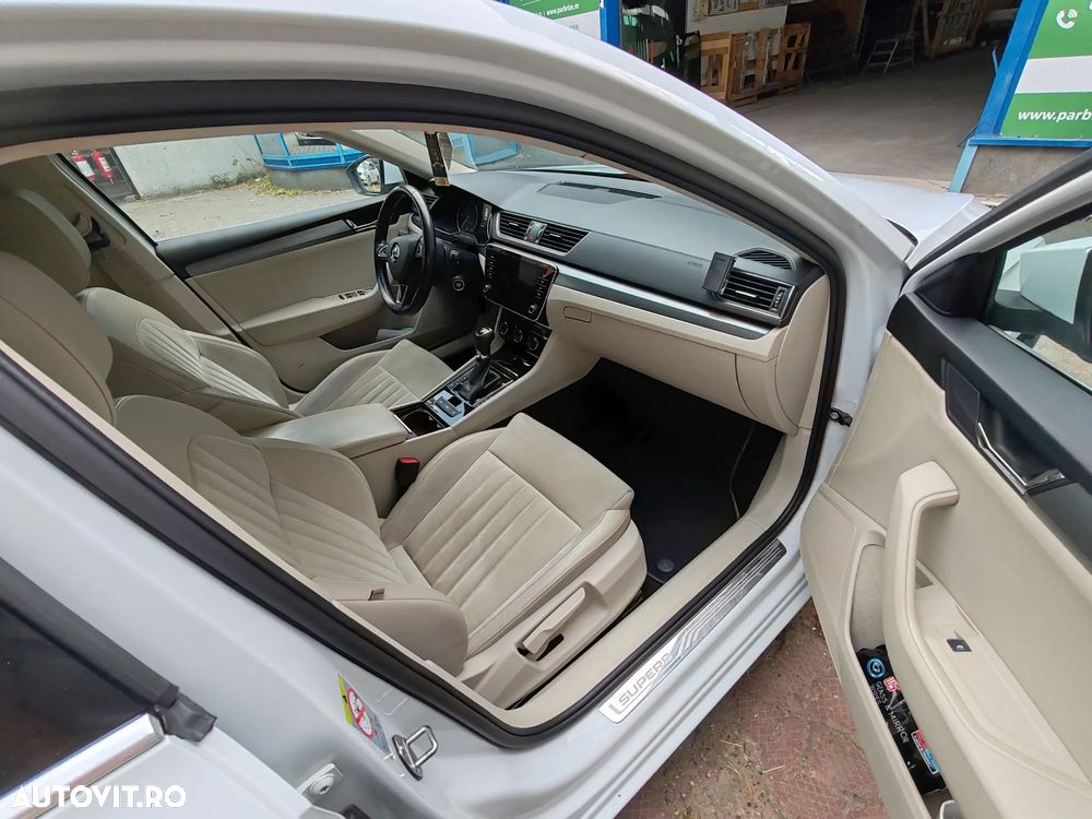 Skoda Superb 2.0 TDI DSG Ambition - 9