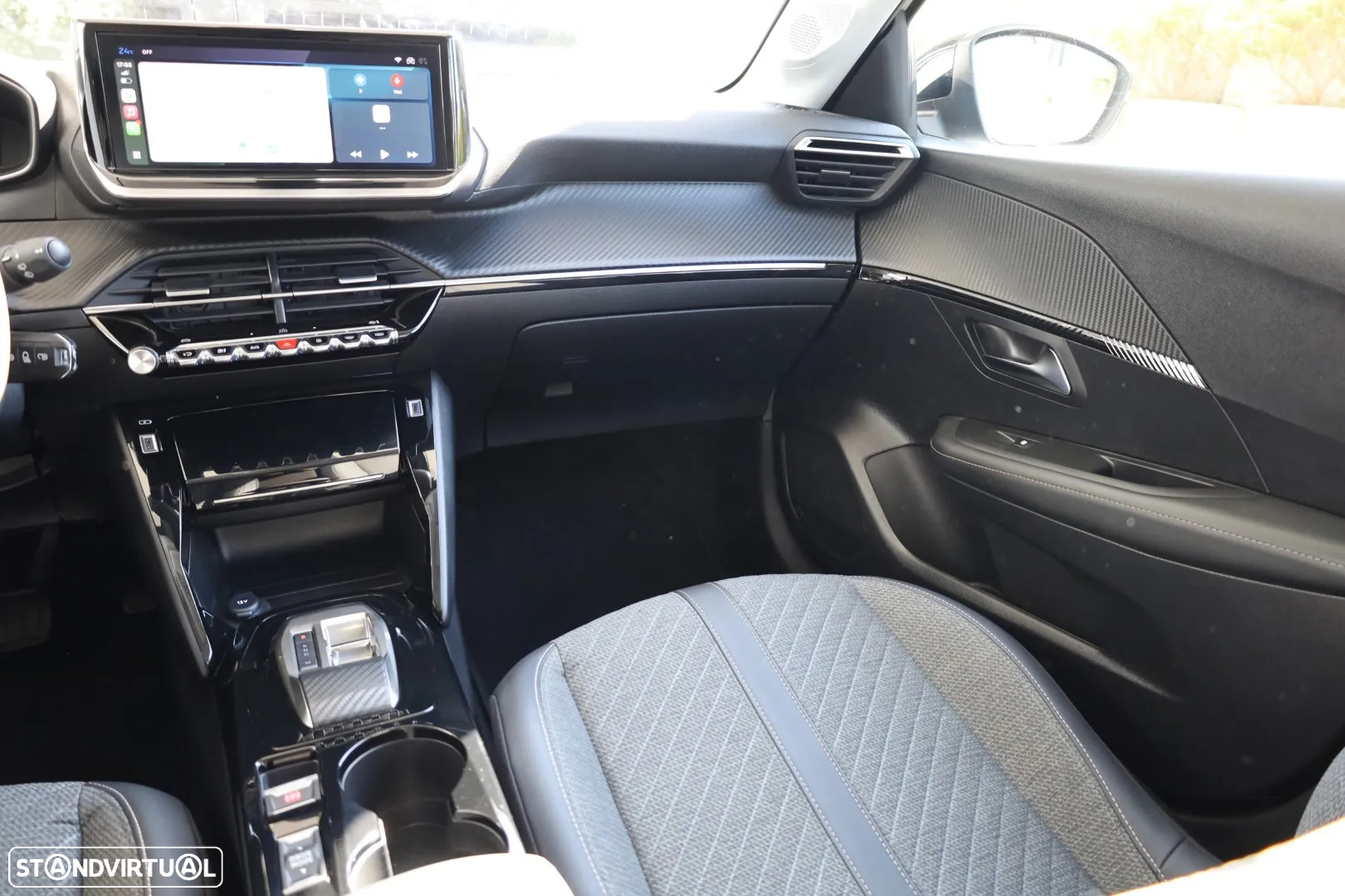 Peugeot 208 1.2 Hybrid Allure e-DCS6 - 19