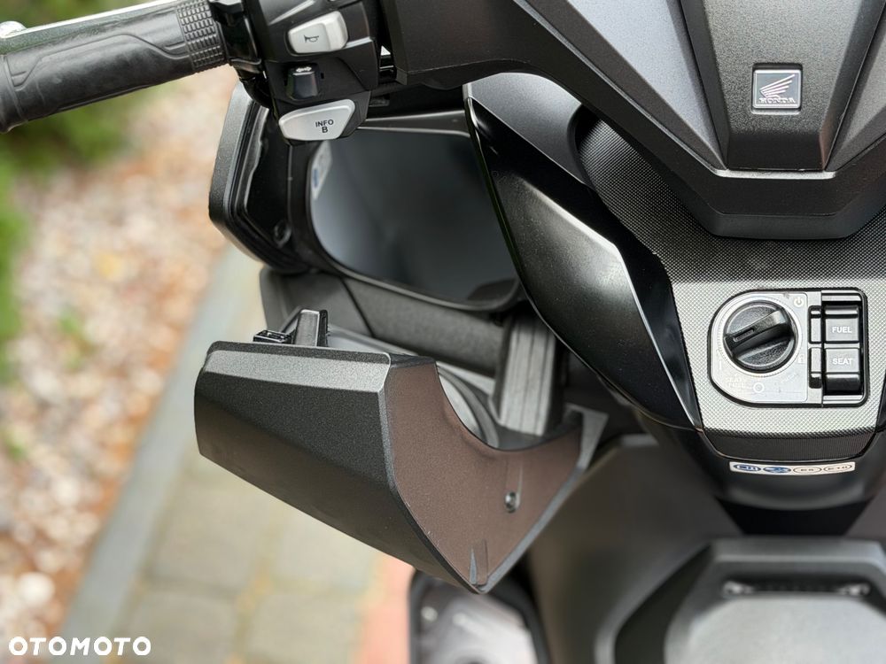 Honda NSS - 31