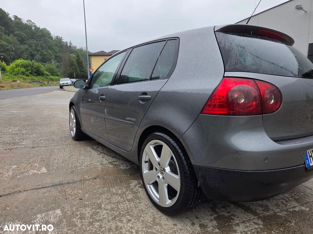 Volkswagen Golf - 6