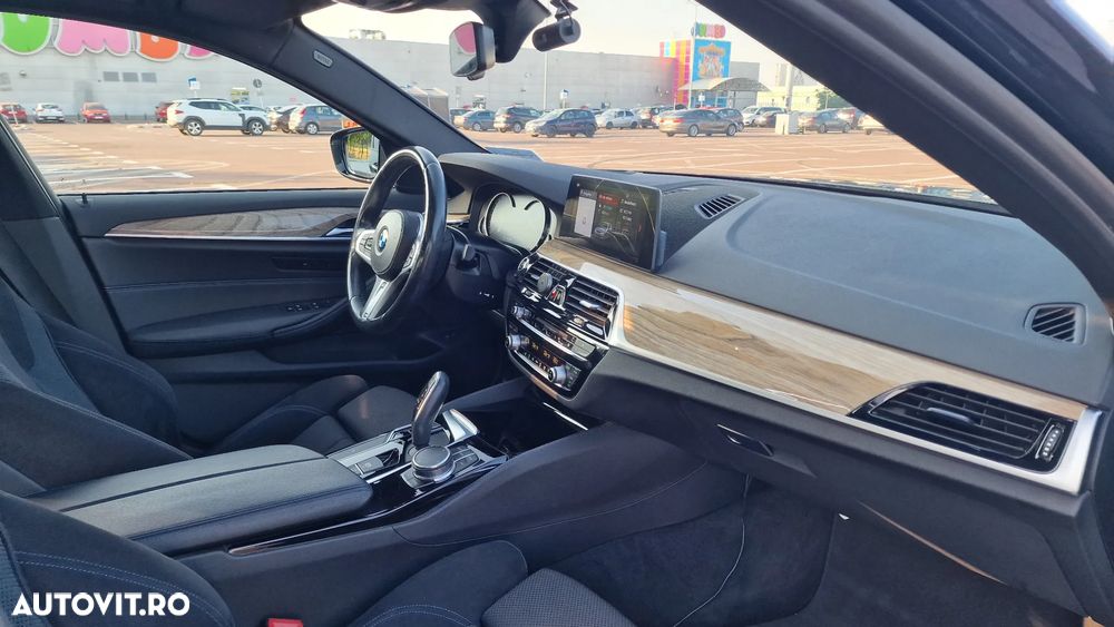 BMW Seria 5 530i xDrive AT - 9