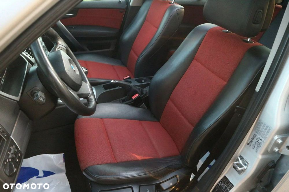 BMW X3 xDrive18d - 38