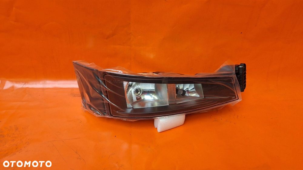 VOLVO FH4- HALOGEN REFLEKTOR LAMPA PRAWA - 1