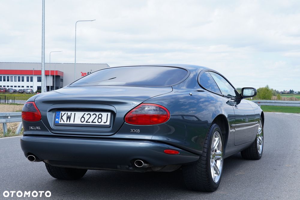 Jaguar XK8 - 21