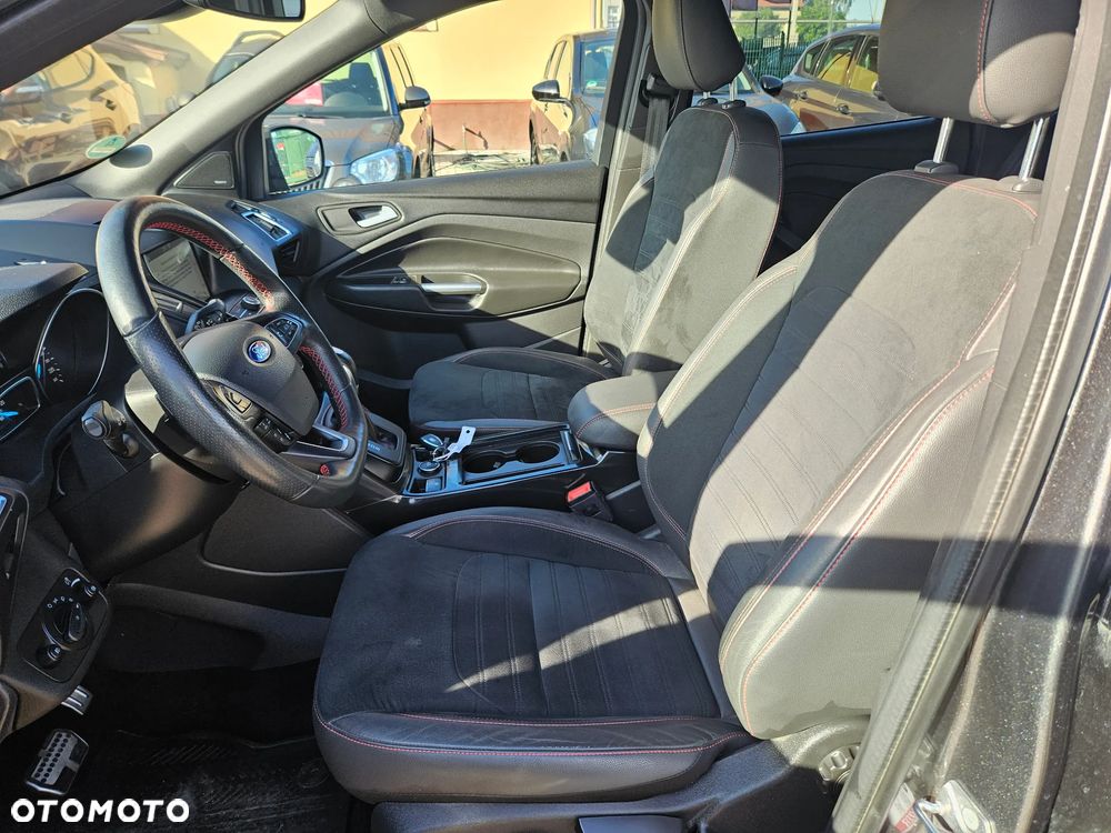 Ford Kuga 1.5 EcoBoost 2x4 ST-Line - 6