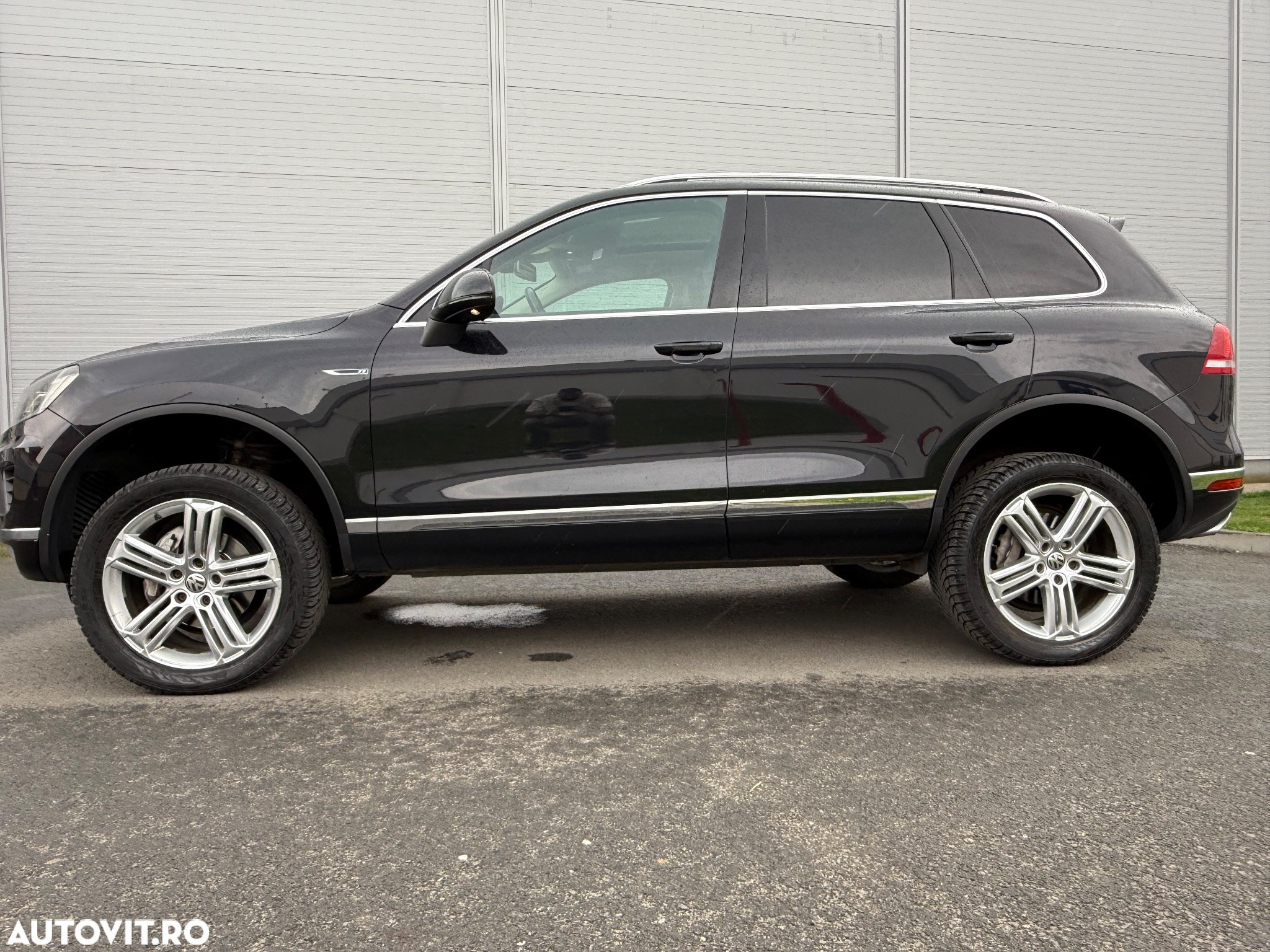 Volkswagen Touareg - 2