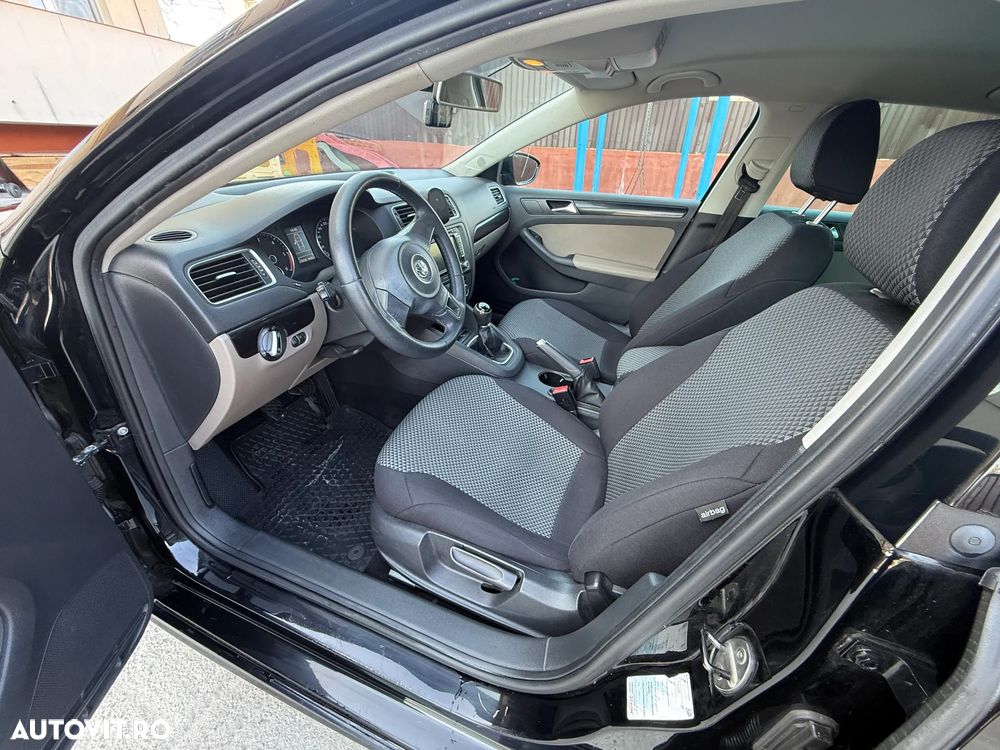 Volkswagen Jetta 1.6 TDI CR DPF BMT Trendline - 12