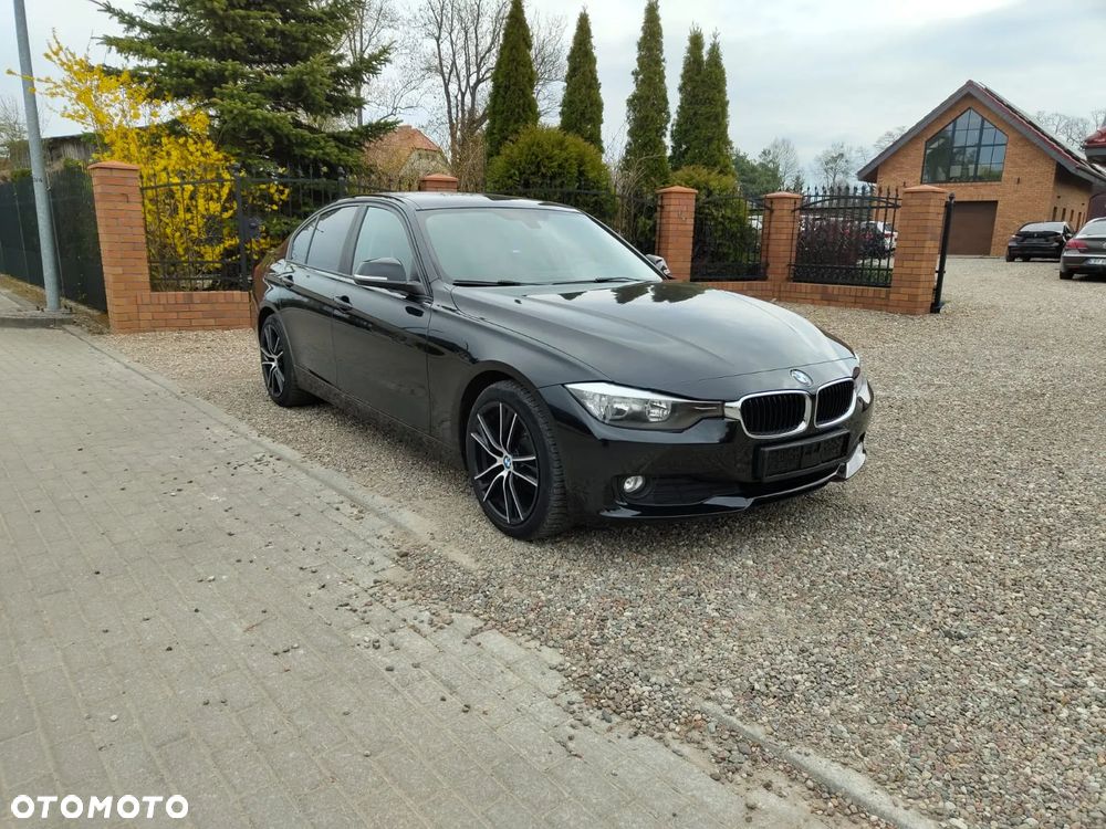 BMW Seria 3 318d Sport Line - 14