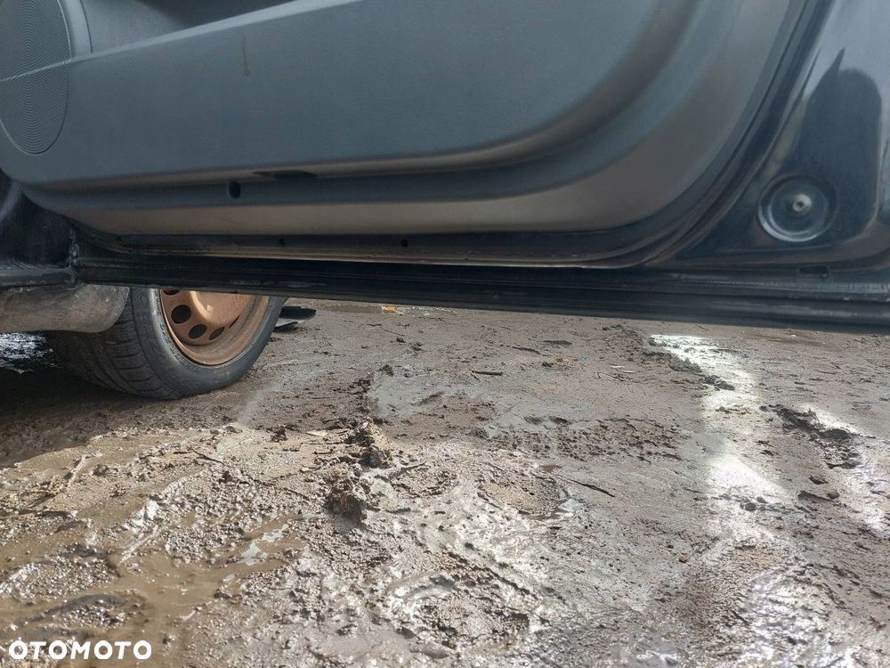 DRZWI KOMPLETNE PRAWY PRZÓD SEAT EXEO I LC9Z - 4