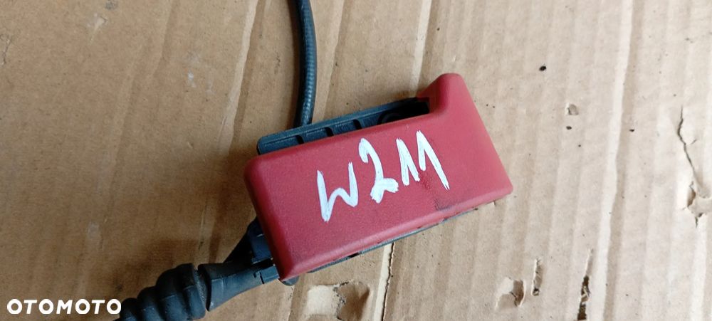 Klamka raczka dźwignia otwierania maski linka cięgno Mercedes E Klasa W211 A2118800259 - 8