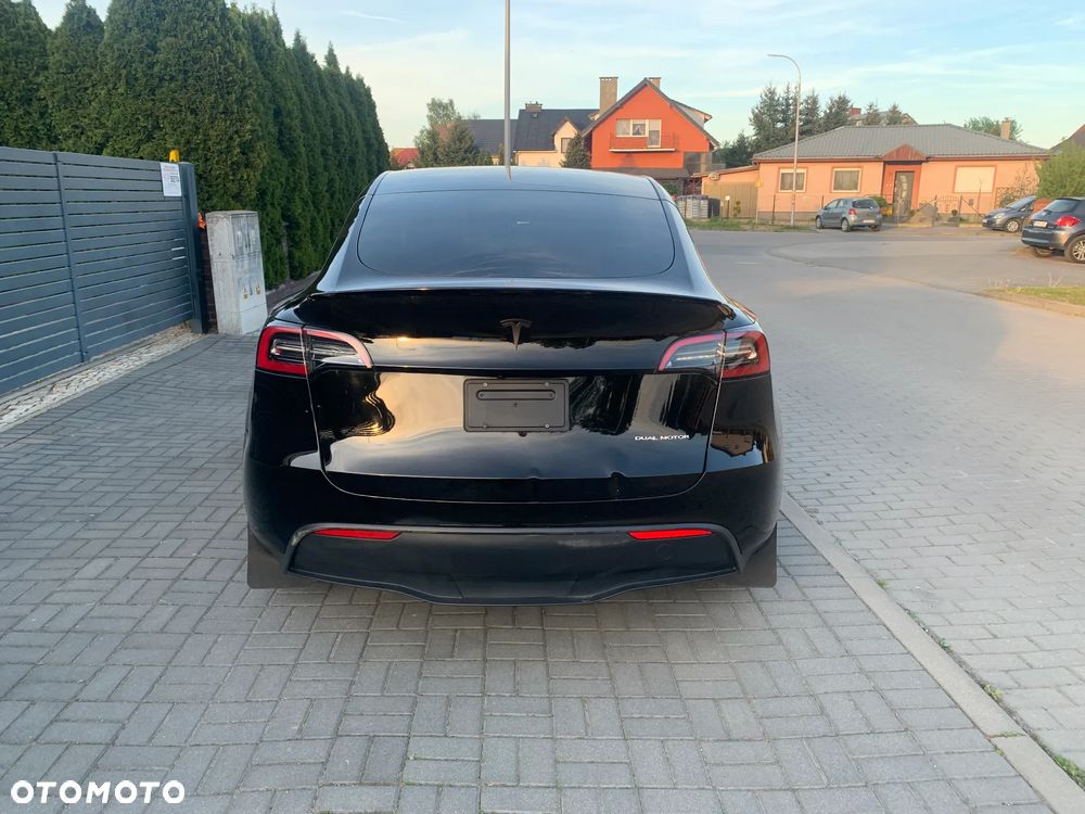 Tesla Model Y Long Range Dual Motor AWD - 10