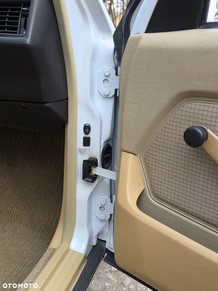 Mercedes-Benz W201 (190) - 35