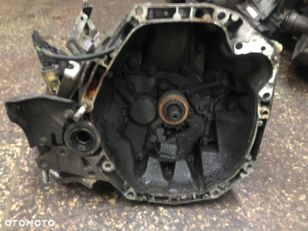 SKRZYNIA BIEGÓW DACIA SANDERO 1.5 DCI JR5147