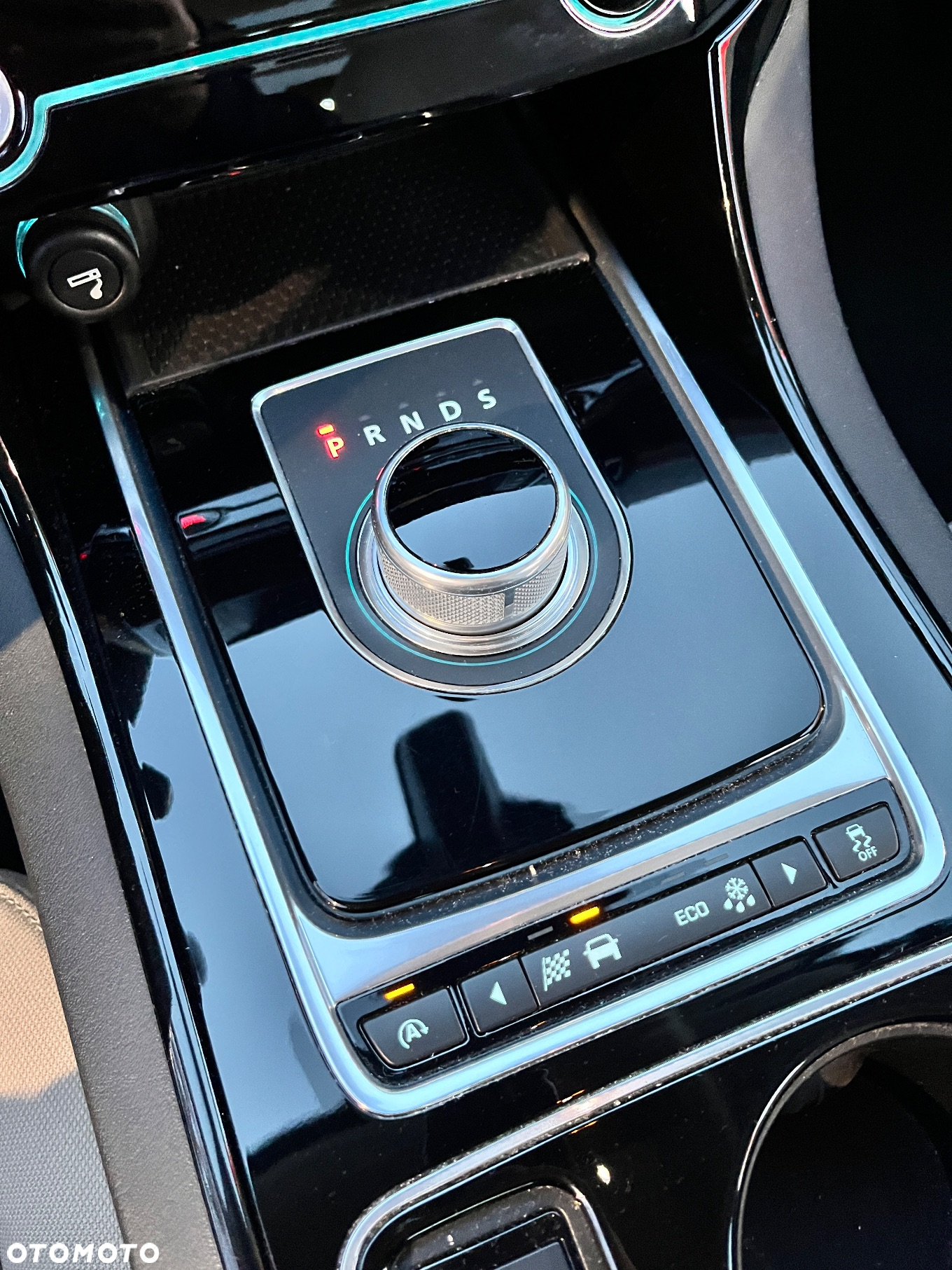 Jaguar XE 2.0 D Pure - 23