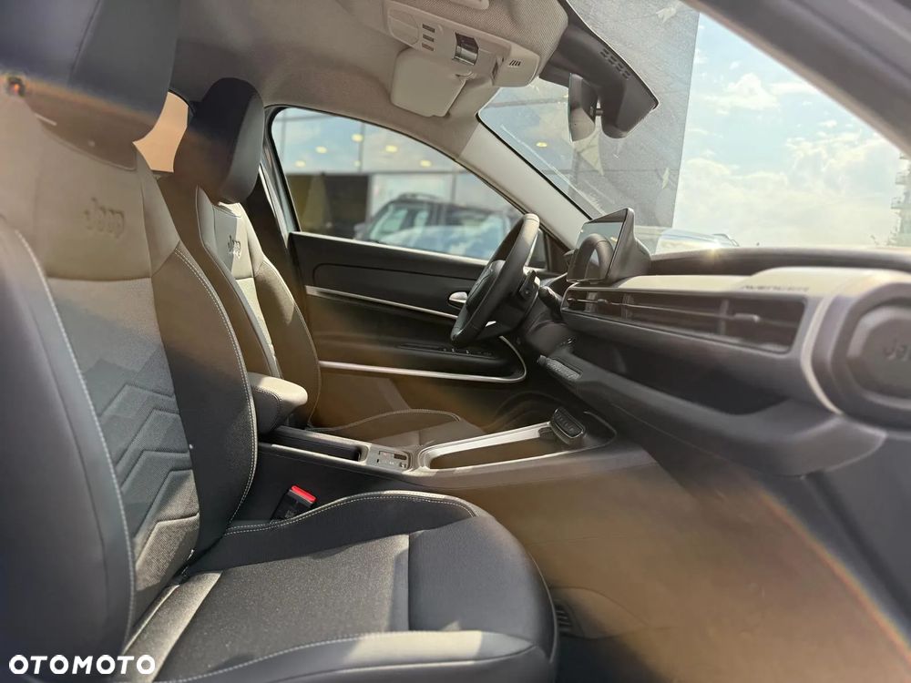 Jeep Avenger 1.2 T3 mHEV Summit FWD eDCT6 - 9