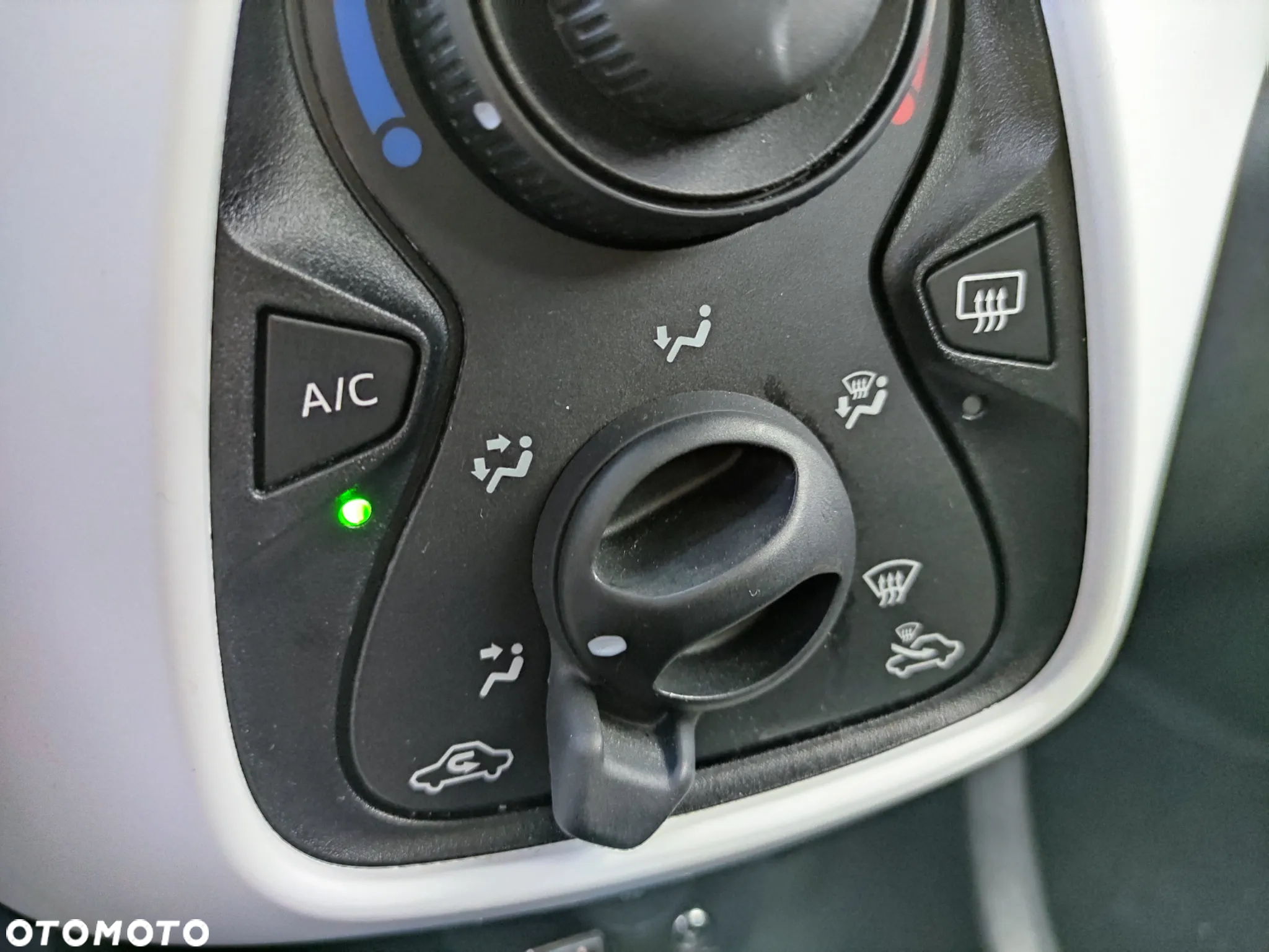Citroën C1 1.0 VTi Shine EU6 - 25