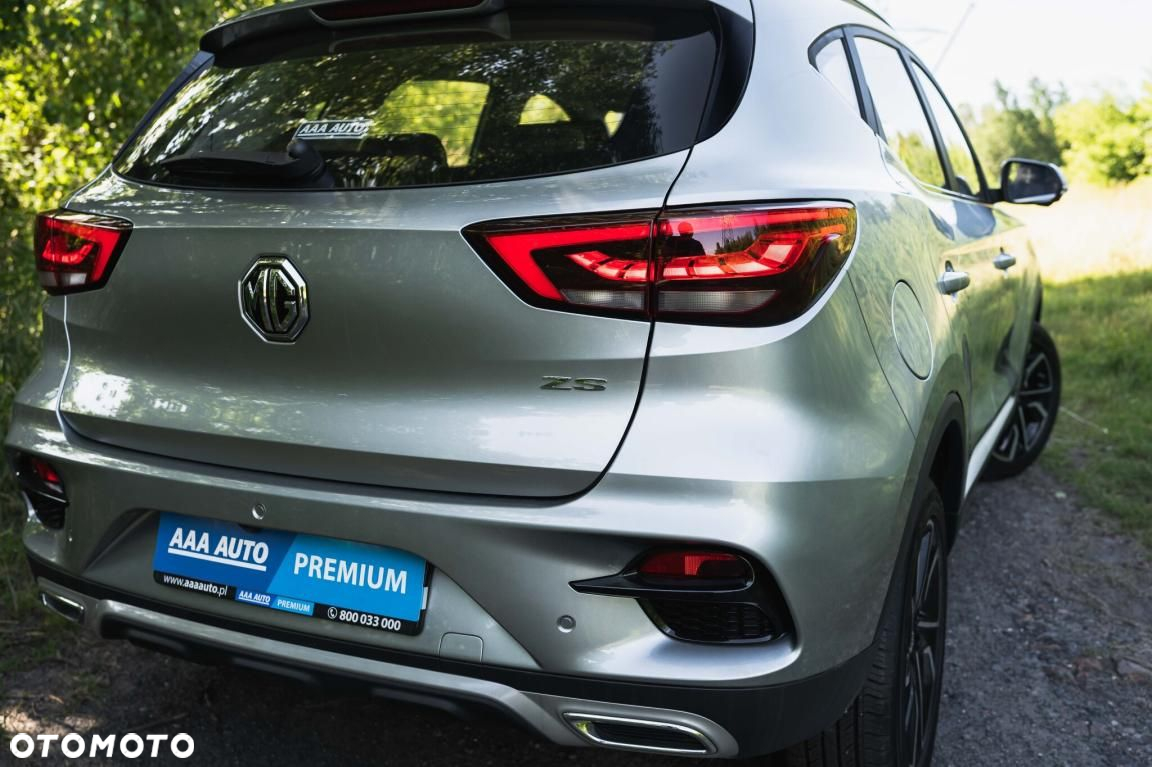 MG ZS - 11