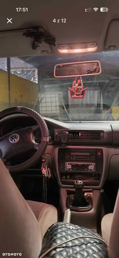 Volkswagen Passat 1.9 TDI Comfortline - 4