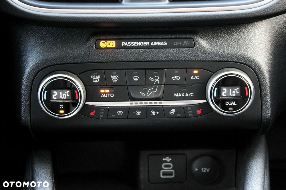 Ford Kuga 2.5 Duratec FHEV TITANIUM - 17