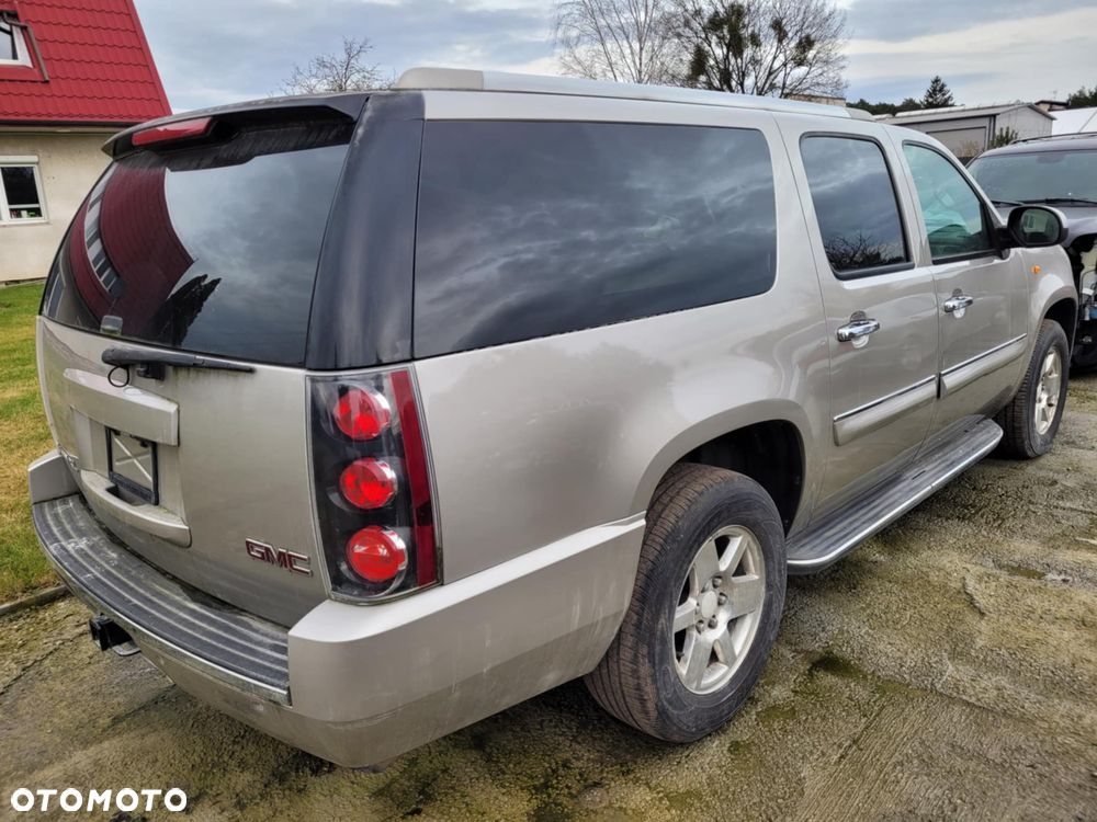GMC Yukon - 7