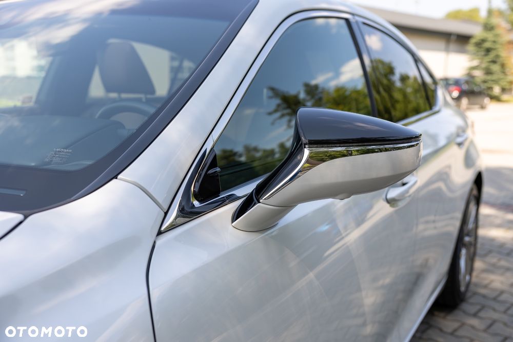 Lexus ES 300h Prestige - 10