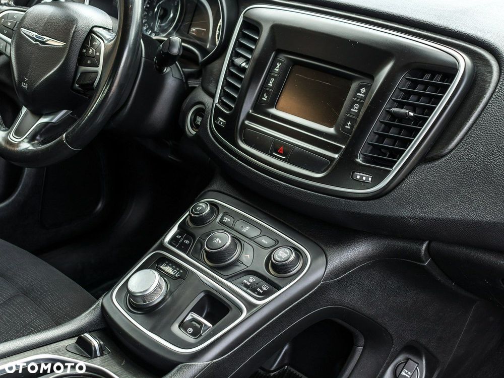 Chrysler 200 - 11