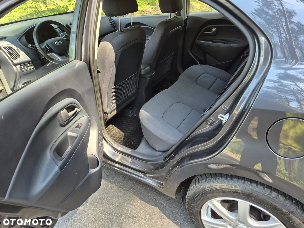 Kia Rio 1.2 L - 11