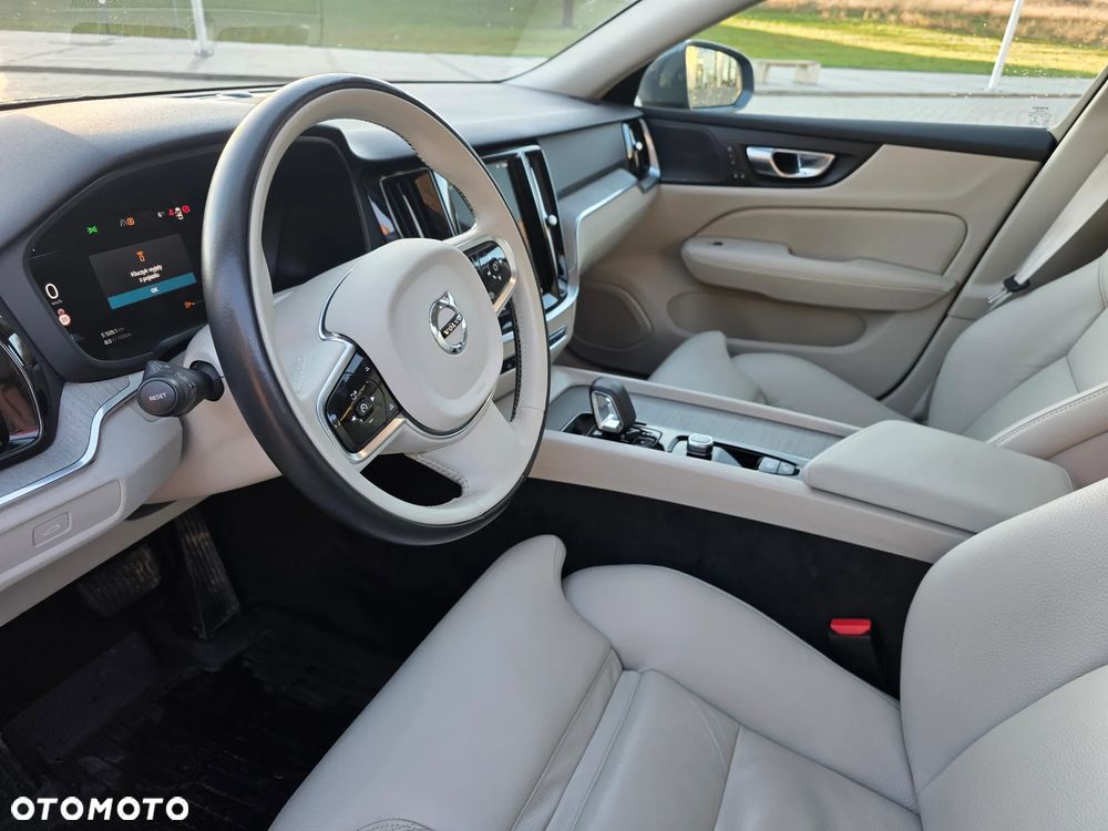 Volvo V60 Cross Country B4 D AWD - 23