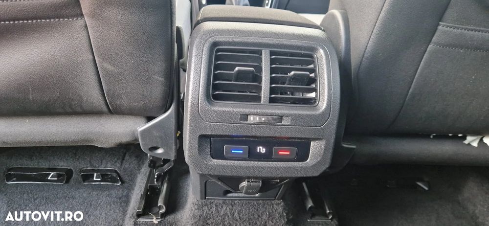 Volkswagen Touran 1.6 TDI SCR (BlueMotion Technology) Trendline - 34