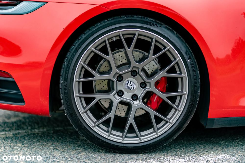 Porsche 911 Carrera 4S - 6