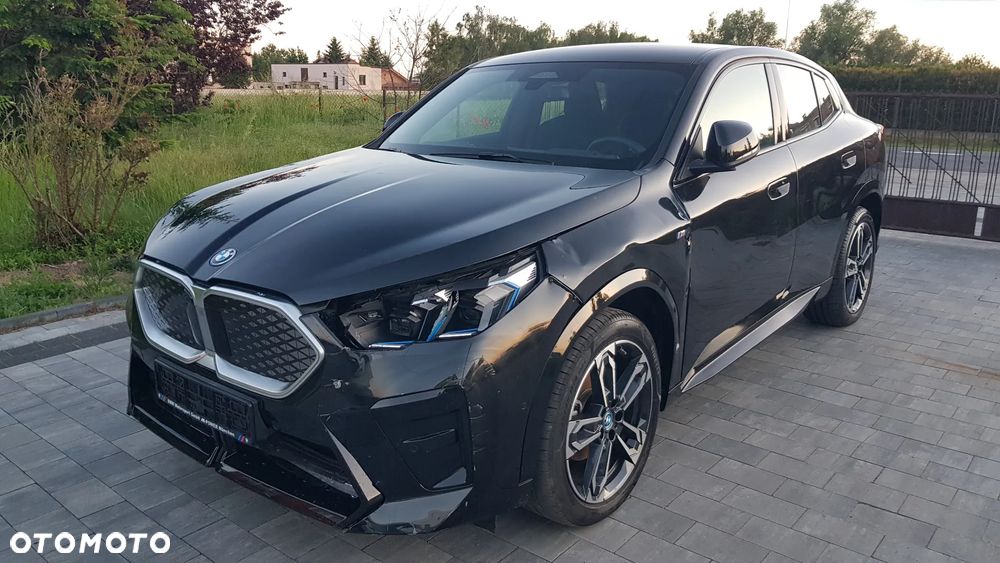 BMW iX2 - 1