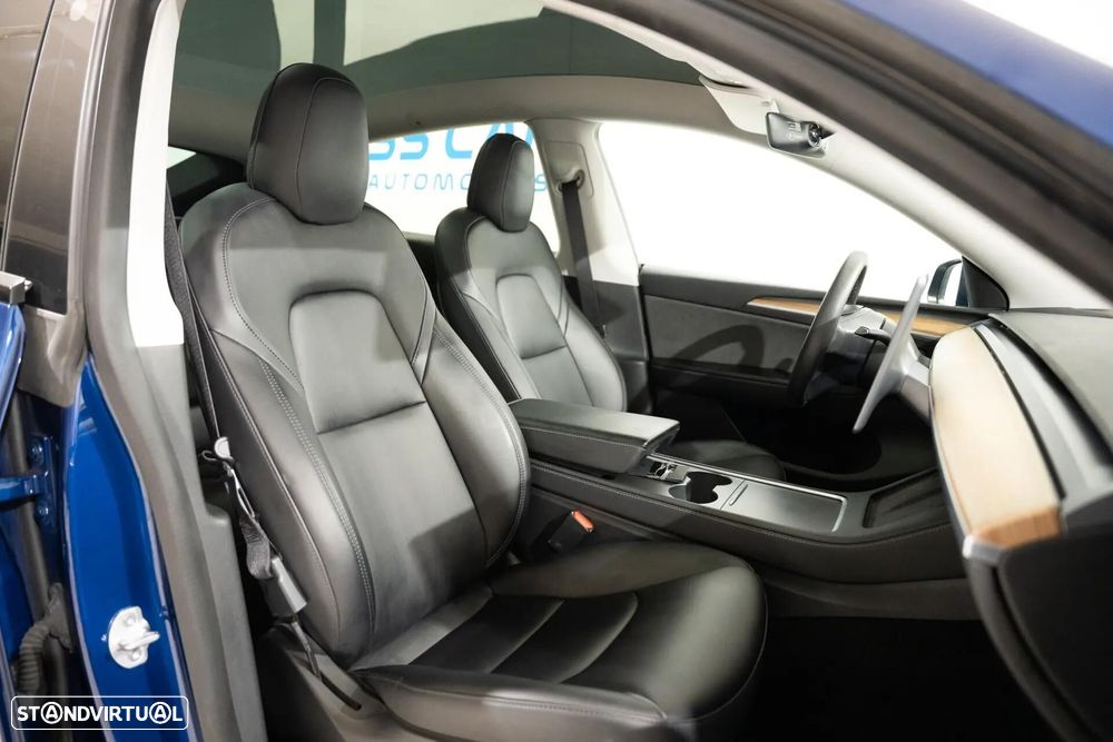 Tesla Model Y Long Range Dual Motor AWD - 24