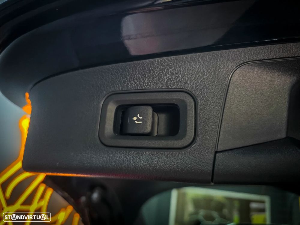 Mercedes-Benz GLA 250 e 8G-DCT Progressive Advanced - 24