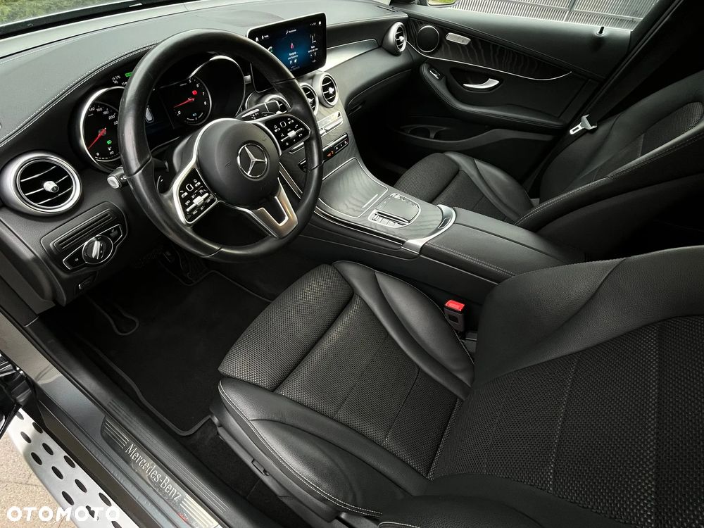 Mercedes-Benz GLC 300 e 4-Matic - 17