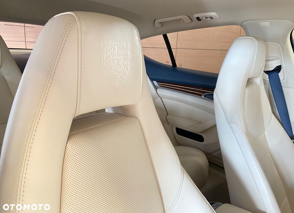 Porsche Panamera - 22