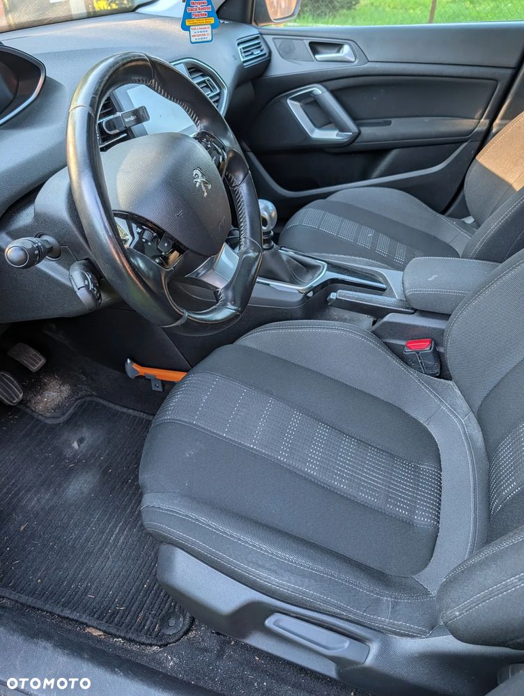 Peugeot 308 1.6 BlueHDi Allure S&S - 5