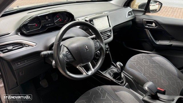 Peugeot 2008 1.5 BlueHDi Signature - 5