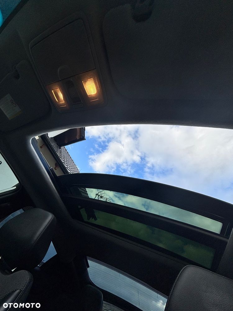 Hyundai Veloster - 10