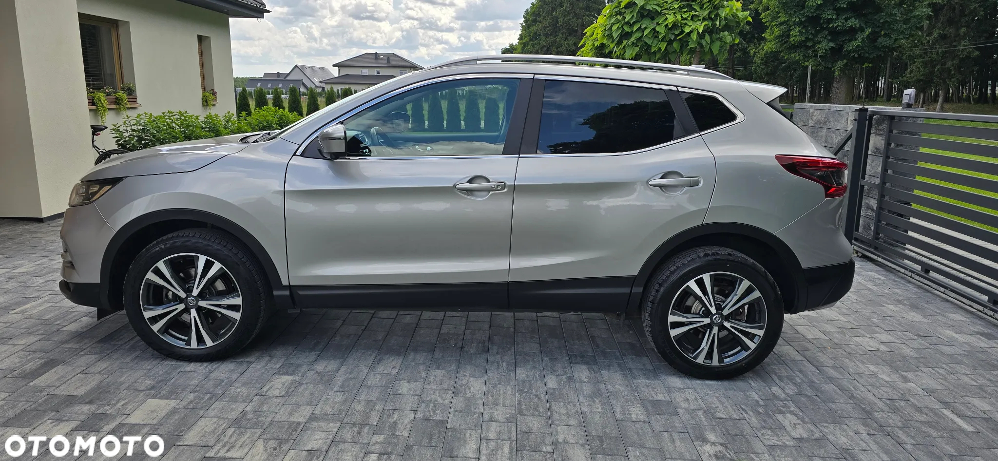 Nissan Qashqai 1.2 DIG-T N-Connecta Xtronic EU6 - 6