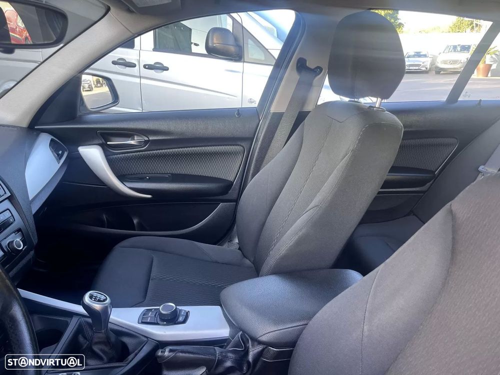 BMW 120 d Sport Line - 27