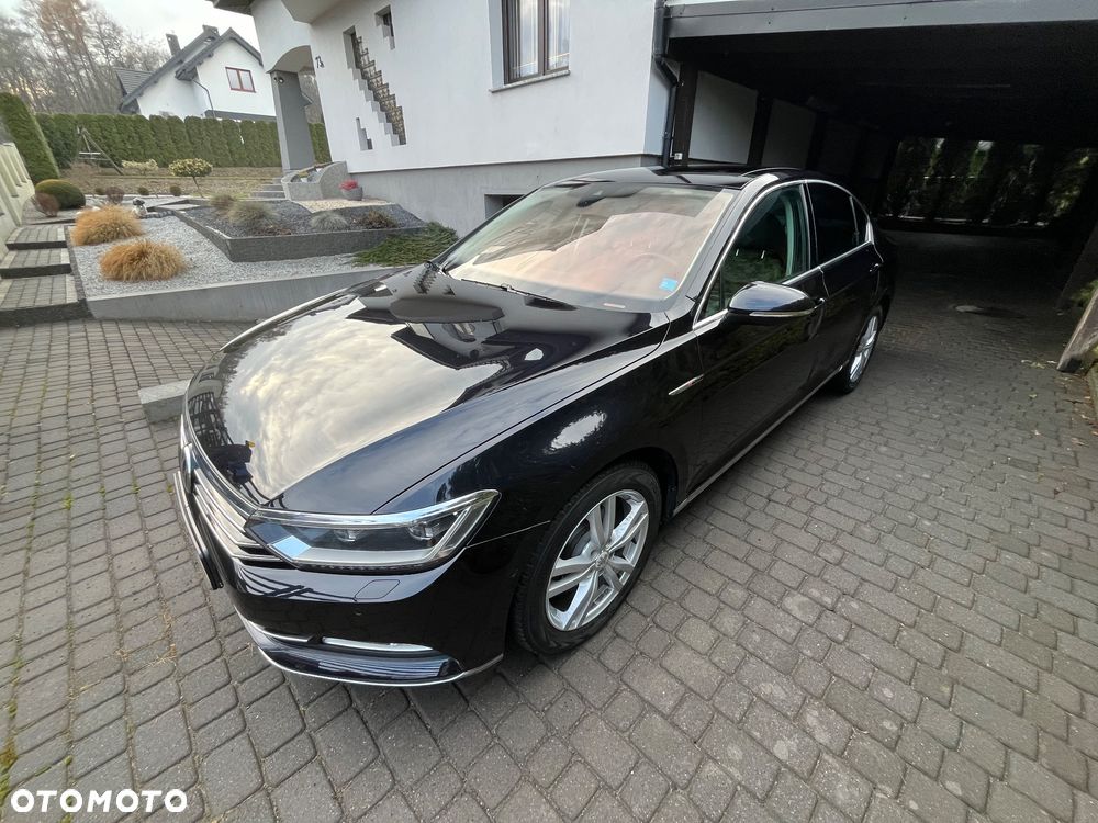 Volkswagen Passat - 1