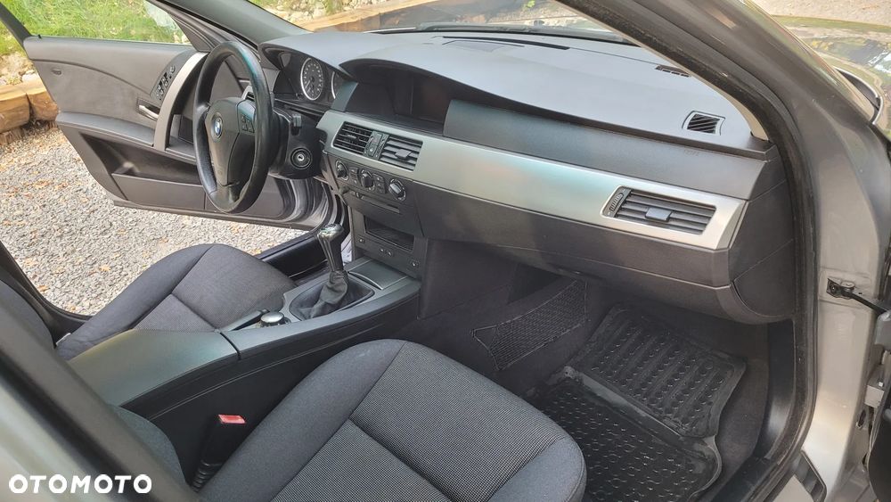BMW Seria 5 520i - 10