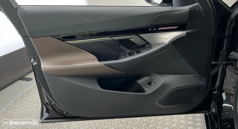 BMW 530 e Pack Desportivo M - 12