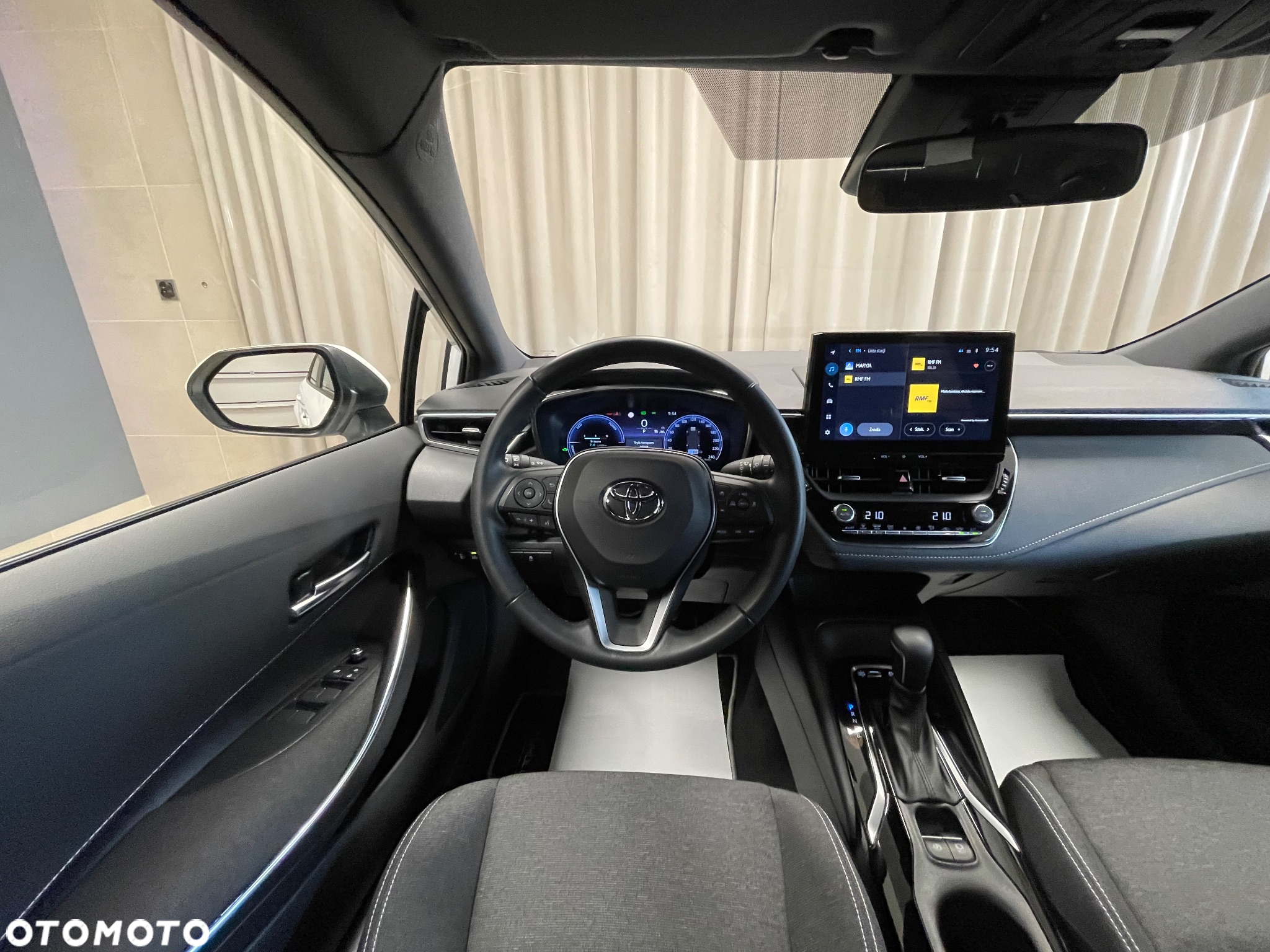 Toyota Corolla 1.8 Hybrid Comfort - 23
