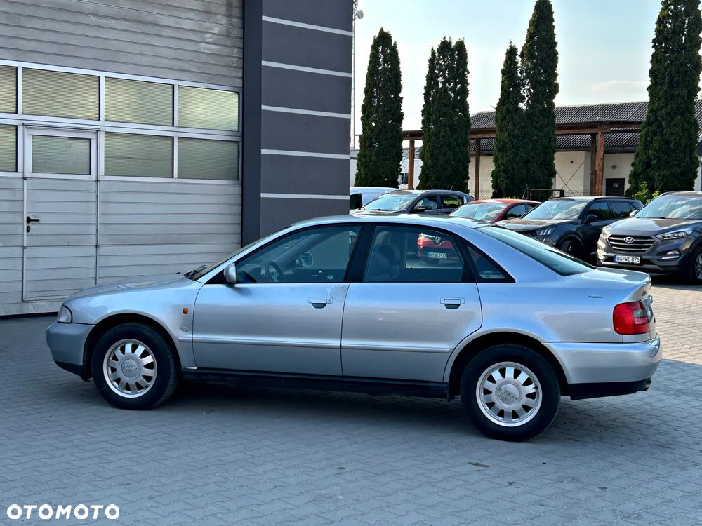 Audi A4 Limousine - 13